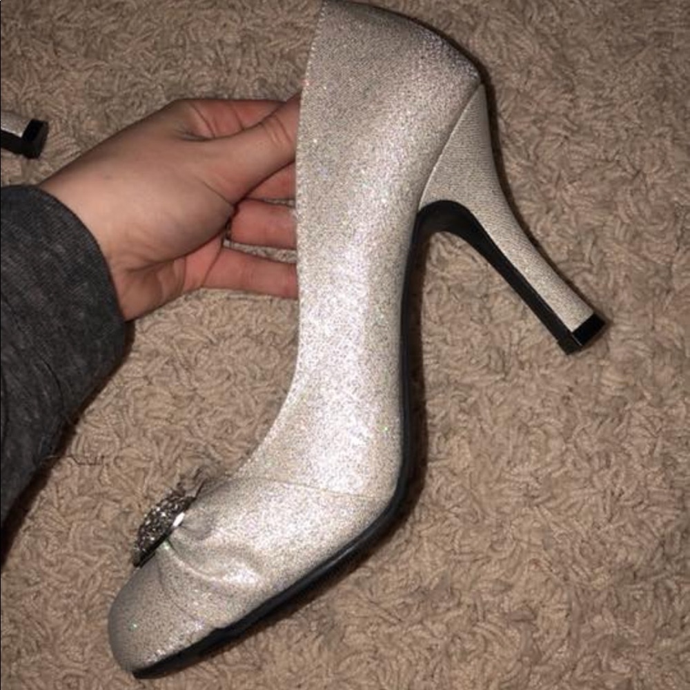 High heels - Picture 2 of 2